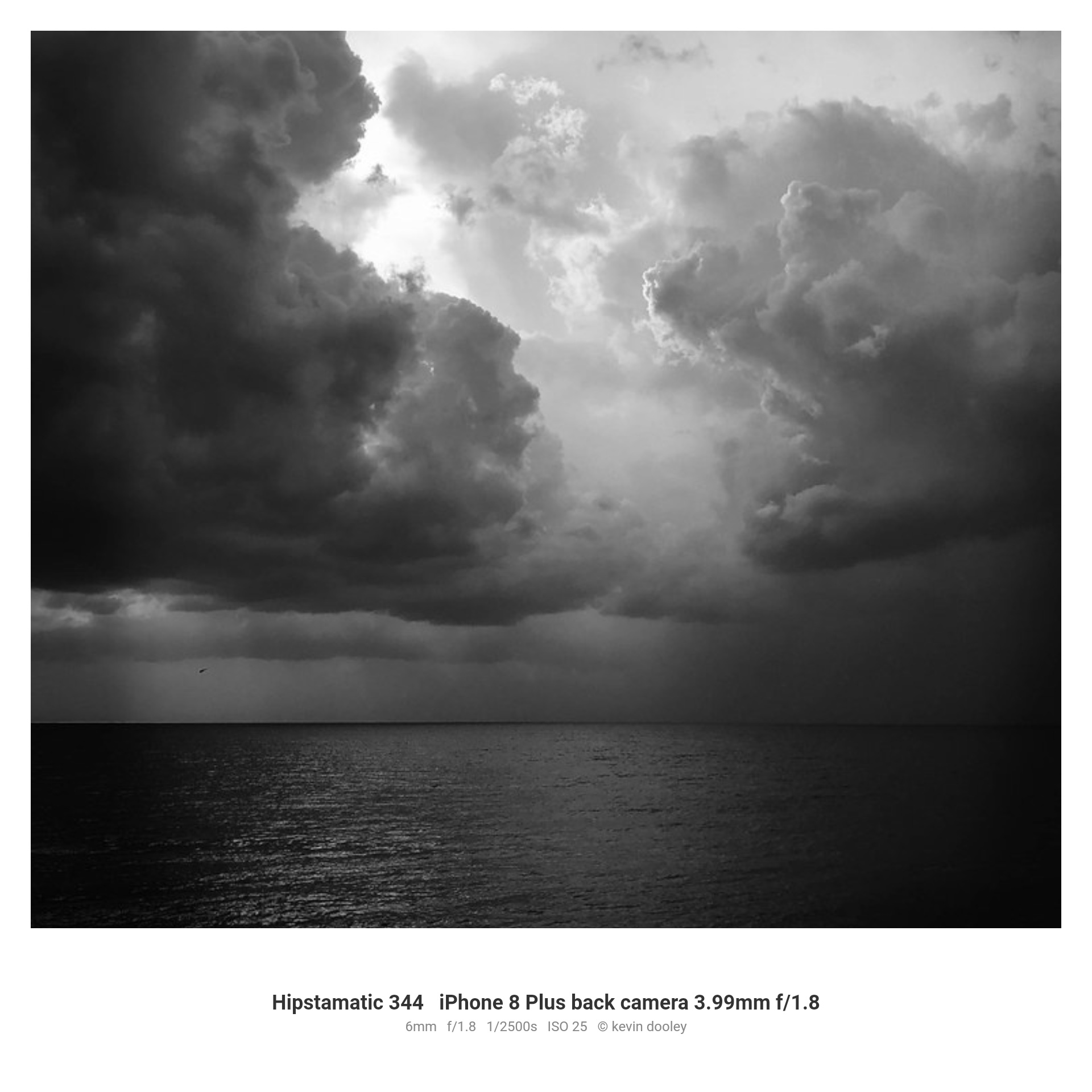 Stormy sea B&W - Gallery layout